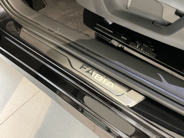 Fabia 1.0 TSI Selection +TEMPOMAT+LED+PDC
