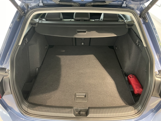 Golf VIII 1.5 eTSI KAMERA+KLIMA+NAVI