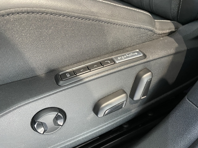 Golf VIII 1.5 eTSI KAMERA+KLIMA+NAVI