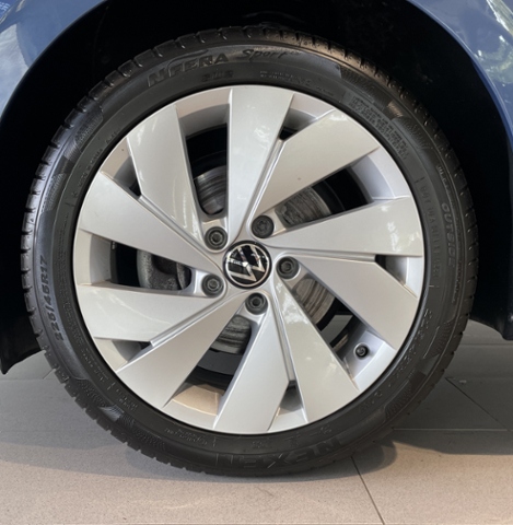 Golf VIII 1.5 eTSI KAMERA+KLIMA+NAVI