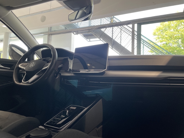 Golf VIII 1.5 eTSI KAMERA+KLIMA+NAVI