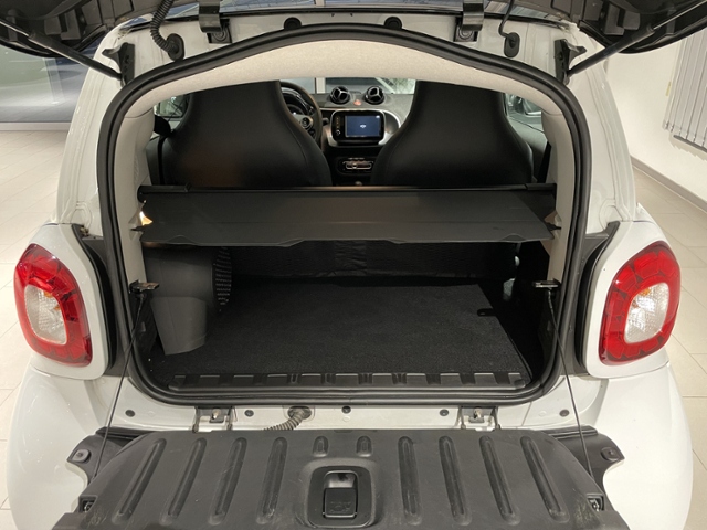 fortwo coupe DCT prime +JBL+PANODACH+KAMERA