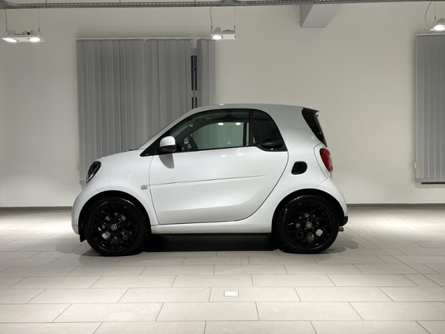 fortwo coupe DCT prime +JBL+PANODACH+KAMERA