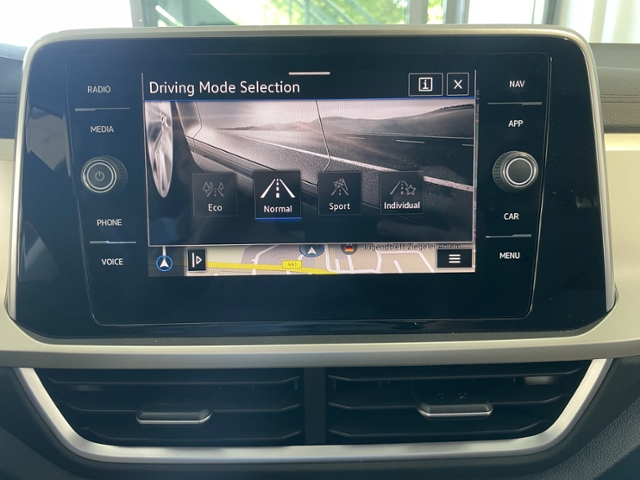 T-Roc 1.5 DSG Move +NAVI+beats+STANDHZNG