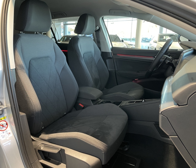 Golf 1.5 eTSI DSG Style +DCC+KAMERA+HEAD UP