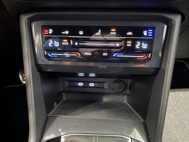 Tiguan Allspace 2.0 TDI R-Line 4x4 +AHK+NAV+KAME