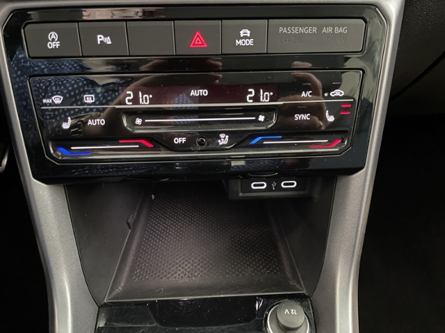 T-Cross 1.0 TSI Active +ALLWETTER+NAVI+ACC