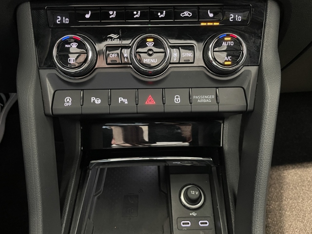 Karoq 2.0 TDI Sportline +DCC+NAVI+KAMERA