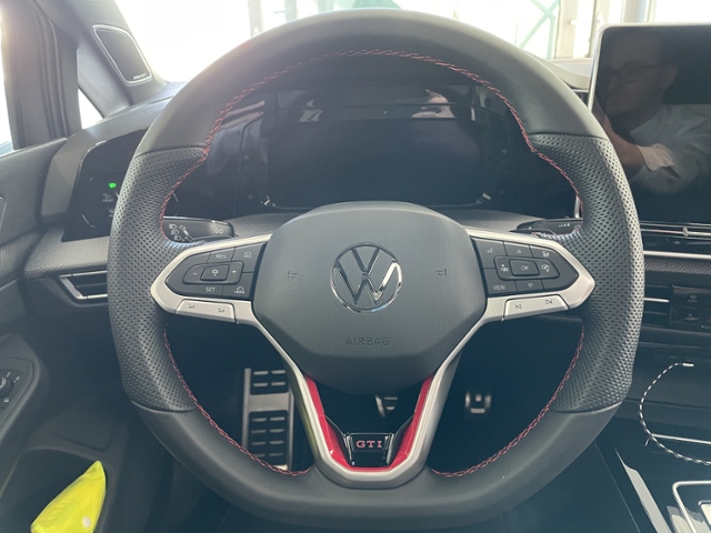 Golf 2.0 GTI Clubsport BLACK STYLE +AKRAPOVIC