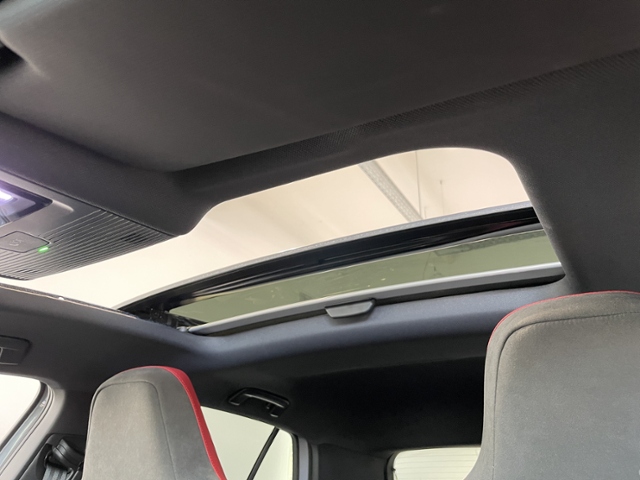 Golf 2.0 GTI Clubsport BLACK STYLE +AKRAPOVIC