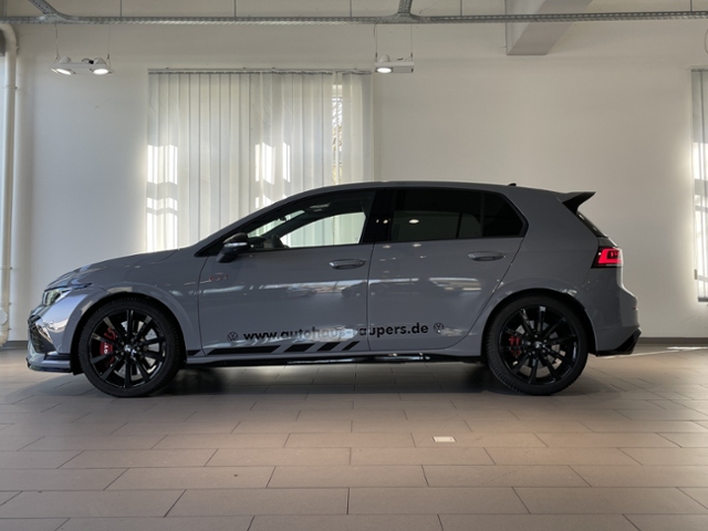 Golf 2.0 GTI Clubsport BLACK STYLE +AKRAPOVIC