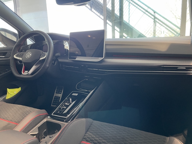 Golf 2.0 GTI Clubsport BLACK STYLE +AKRAPOVIC