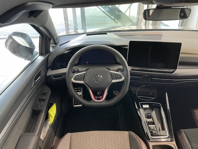 Golf 2.0 GTI Clubsport BLACK STYLE +AKRAPOVIC