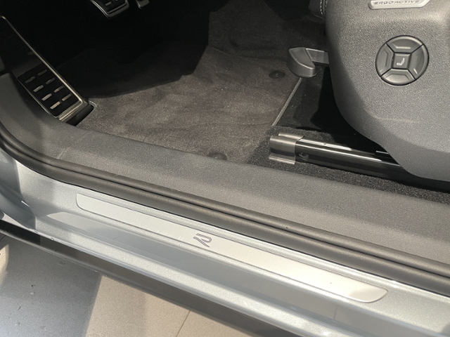 Tiguan 2.0 TSI DSG R-Line 4x4 +BLACK STYLE+AHK
