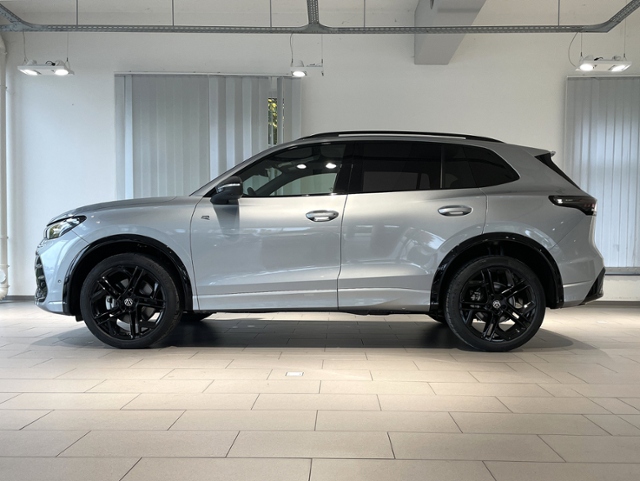 Tiguan 2.0 TSI DSG R-Line 4x4 +BLACK STYLE+AHK