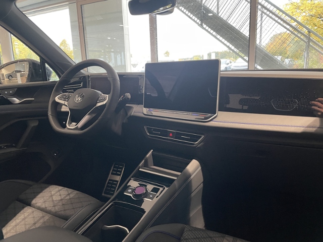 Tiguan 2.0 TSI DSG R-Line 4x4 +BLACK STYLE+AHK