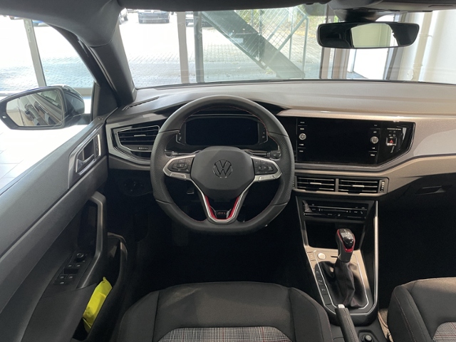 Polo 2.0 DSG GTI +KAMERA+NAVI+ACC+ALARM