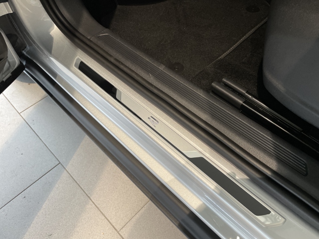 T-Cross R-Line  1.0 l TSI OPF 7-Gang-DSG